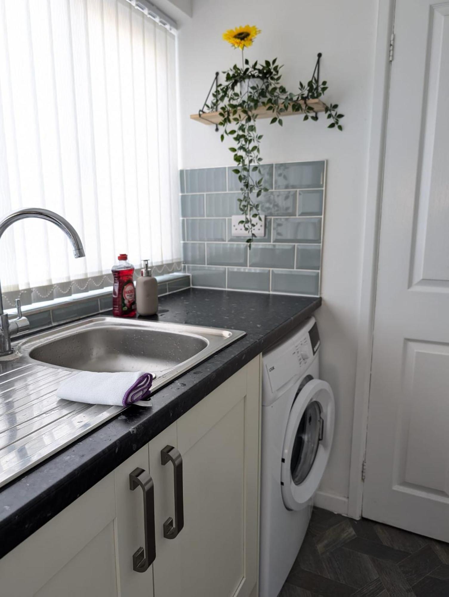 ドンカスター3Br-St Johns Hse-Free Parking-Workers-Kitchen-Wifi-Dog Friendlyアパートメント エクステリア 写真