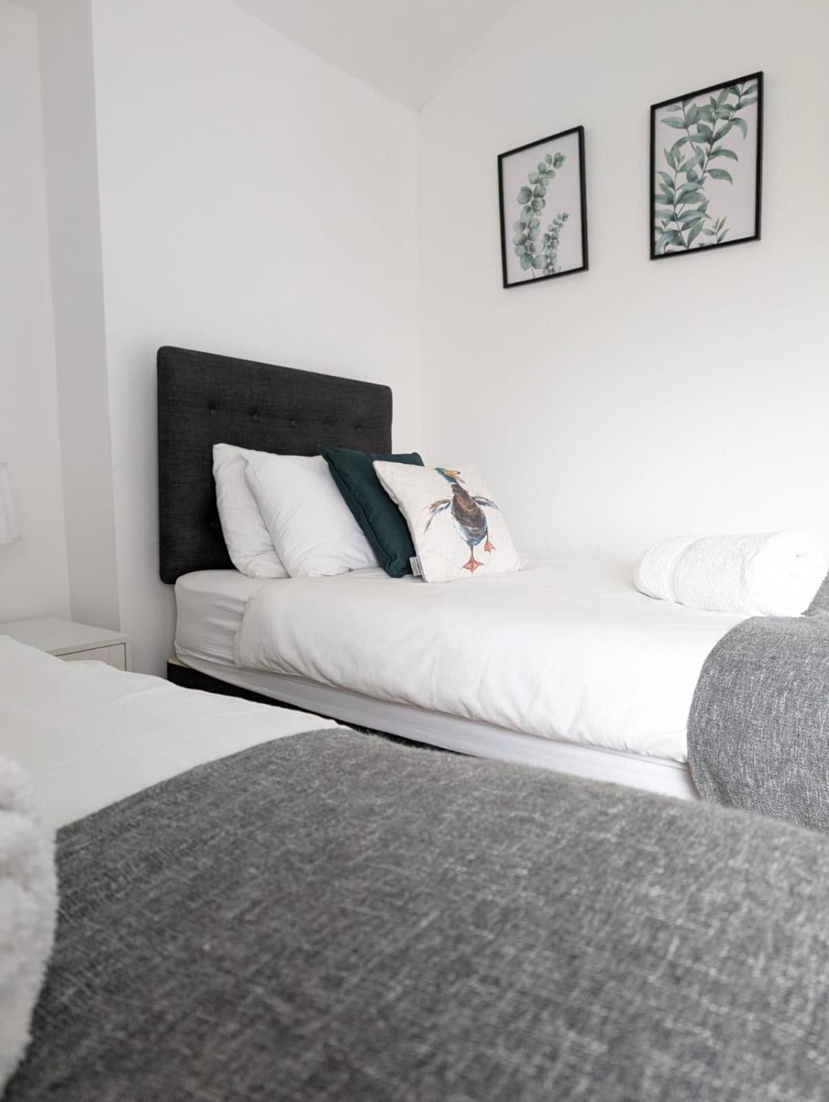 ドンカスター3Br-St Johns Hse-Free Parking-Workers-Kitchen-Wifi-Dog Friendlyアパートメント エクステリア 写真