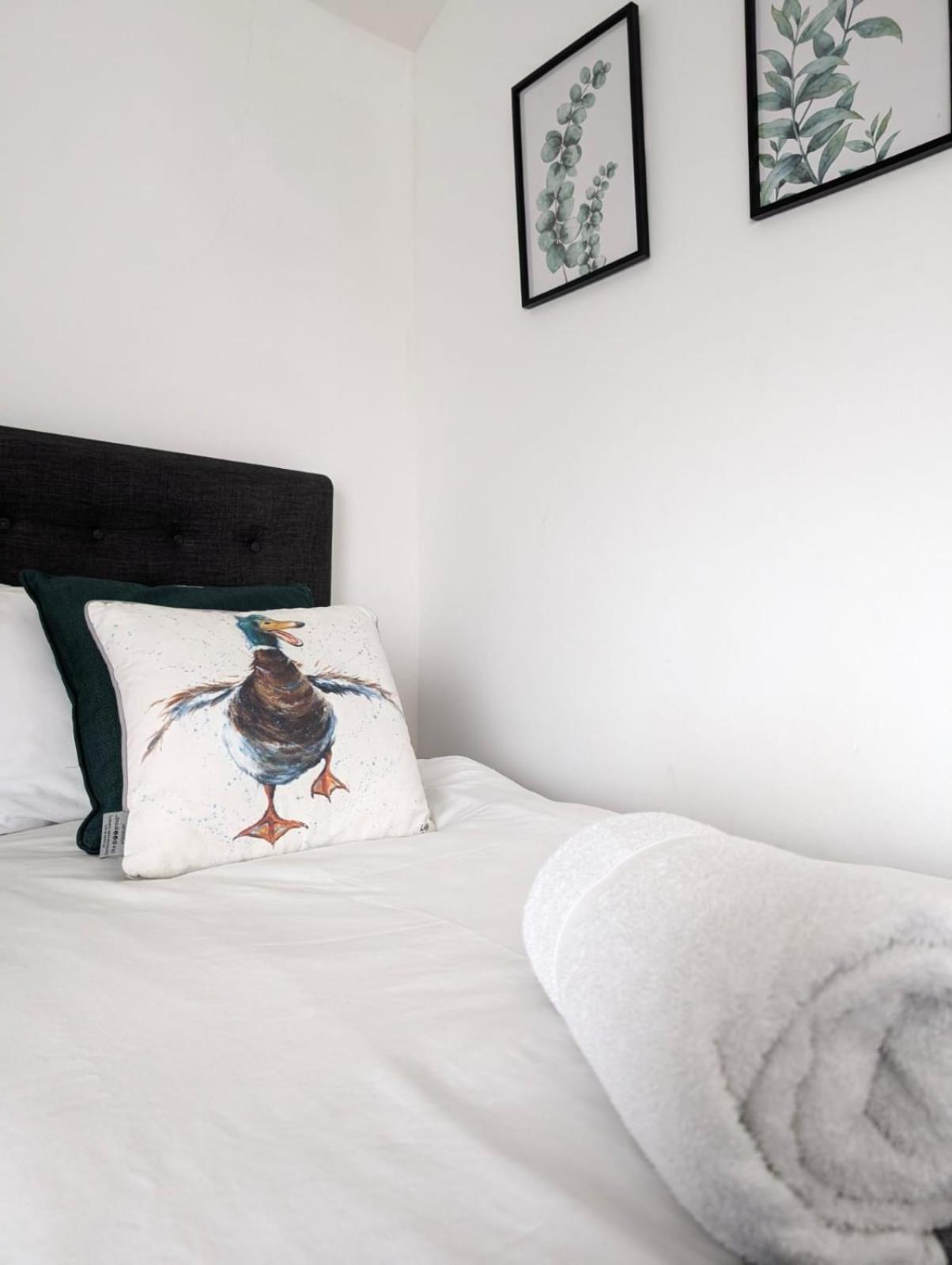 ドンカスター3Br-St Johns Hse-Free Parking-Workers-Kitchen-Wifi-Dog Friendlyアパートメント エクステリア 写真