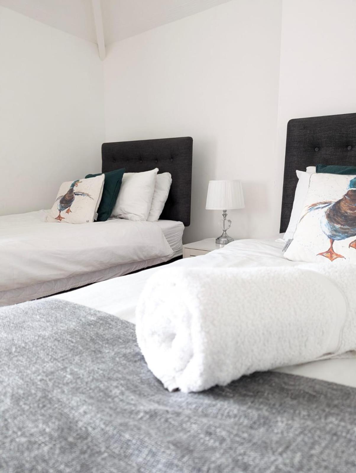 ドンカスター3Br-St Johns Hse-Free Parking-Workers-Kitchen-Wifi-Dog Friendlyアパートメント エクステリア 写真